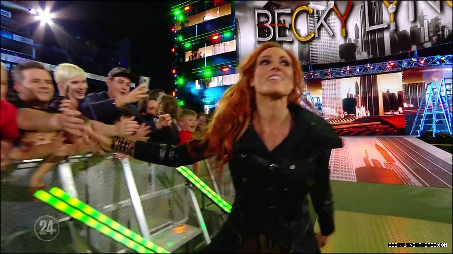 Becky_Lynch_-_The_Man_mp4_001113966.jpg