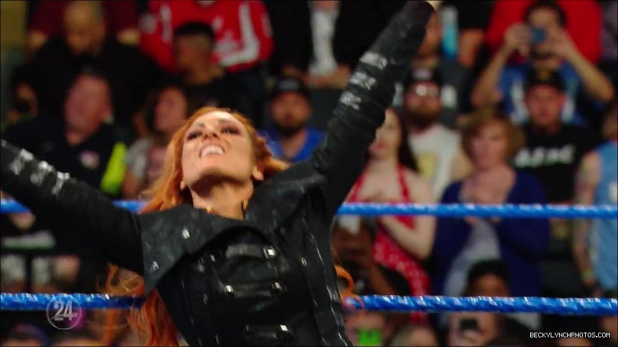 Becky_Lynch_-_The_Man_mp4_001114766.jpg