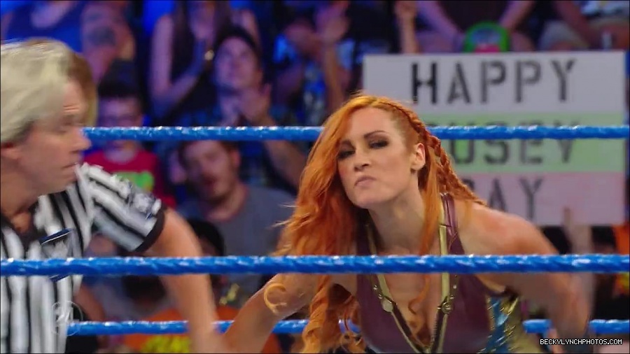 Becky_Lynch_-_The_Man_mp4_001141966.jpg