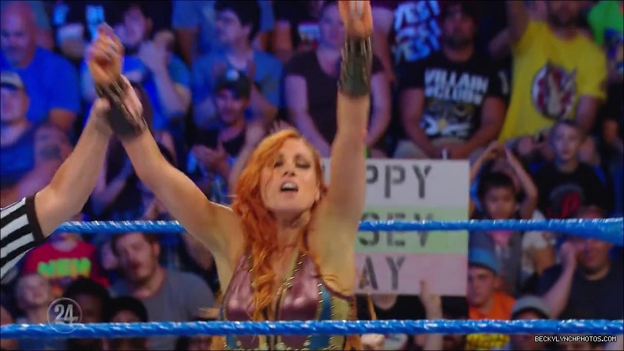 Becky_Lynch_-_The_Man_mp4_001142366.jpg