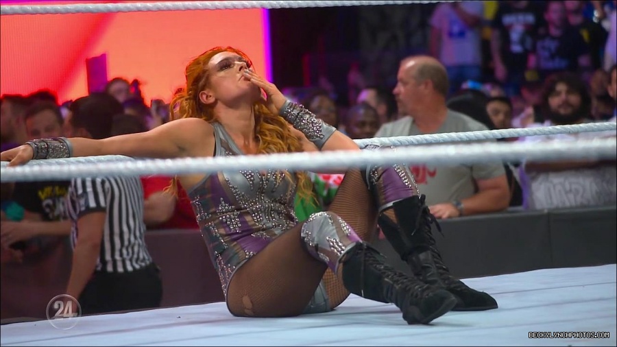 Becky_Lynch_-_The_Man_mp4_001216366.jpg