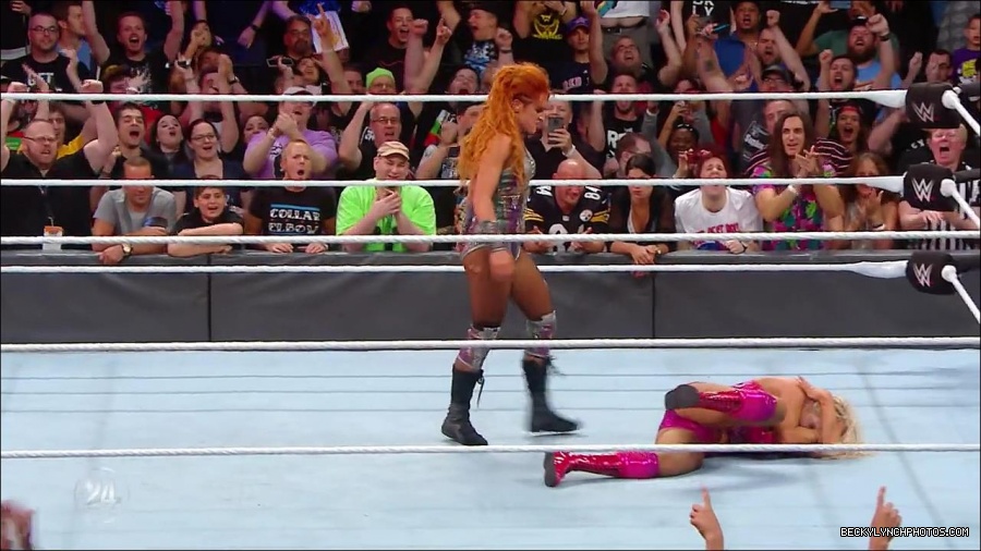 Becky_Lynch_-_The_Man_mp4_001229566.jpg