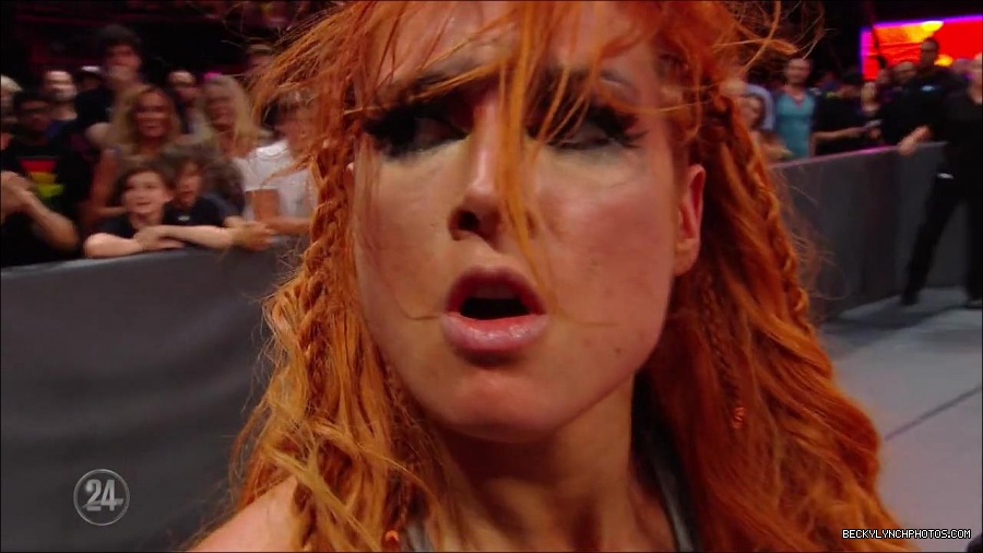 Becky_Lynch_-_The_Man_mp4_001256366.jpg