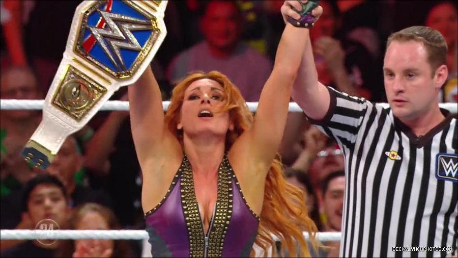 Becky_Lynch_-_The_Man_mp4_001332766.jpg