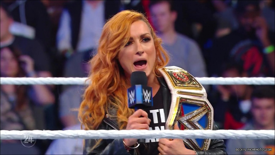 Becky_Lynch_-_The_Man_mp4_001347966.jpg