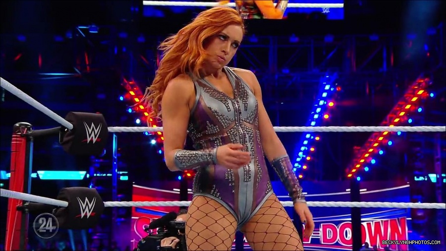 Becky_Lynch_-_The_Man_mp4_001367566.jpg