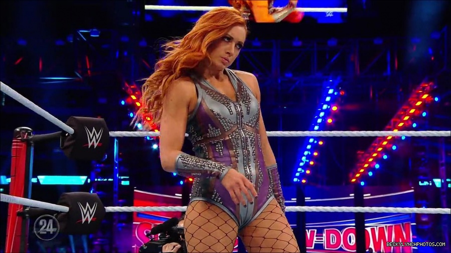 Becky_Lynch_-_The_Man_mp4_001367966.jpg