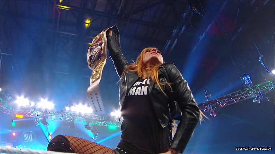 Becky_Lynch_-_The_Man_mp4_001381966.jpg