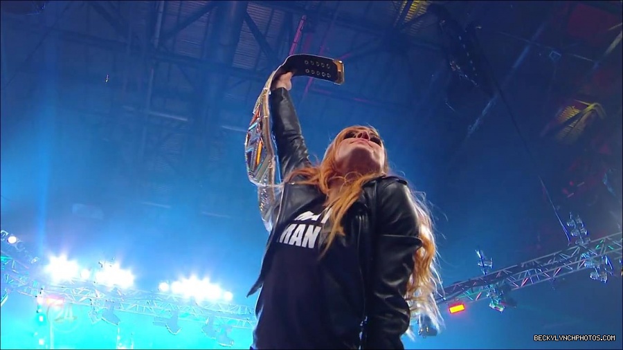 Becky_Lynch_-_The_Man_mp4_001383166.jpg