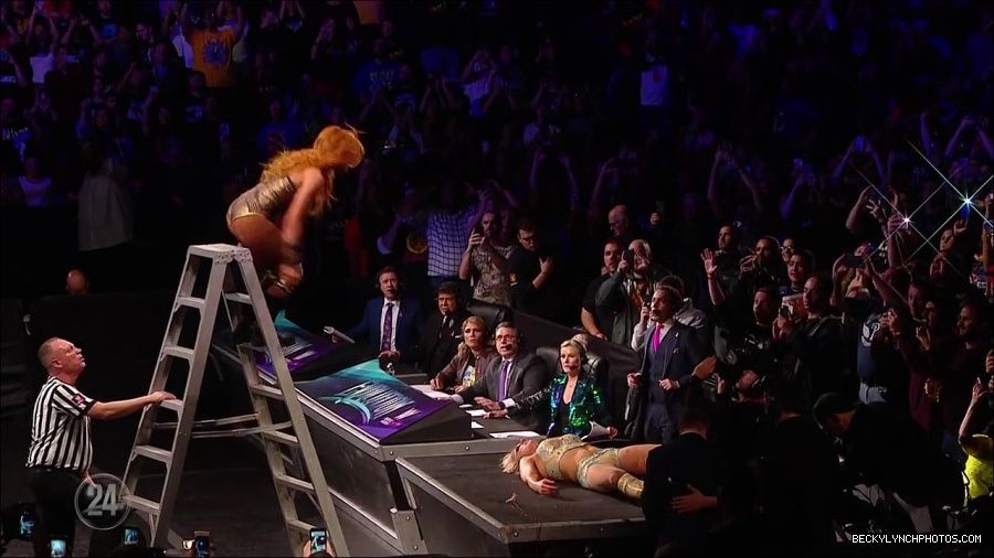 Becky_Lynch_-_The_Man_mp4_001395966.jpg