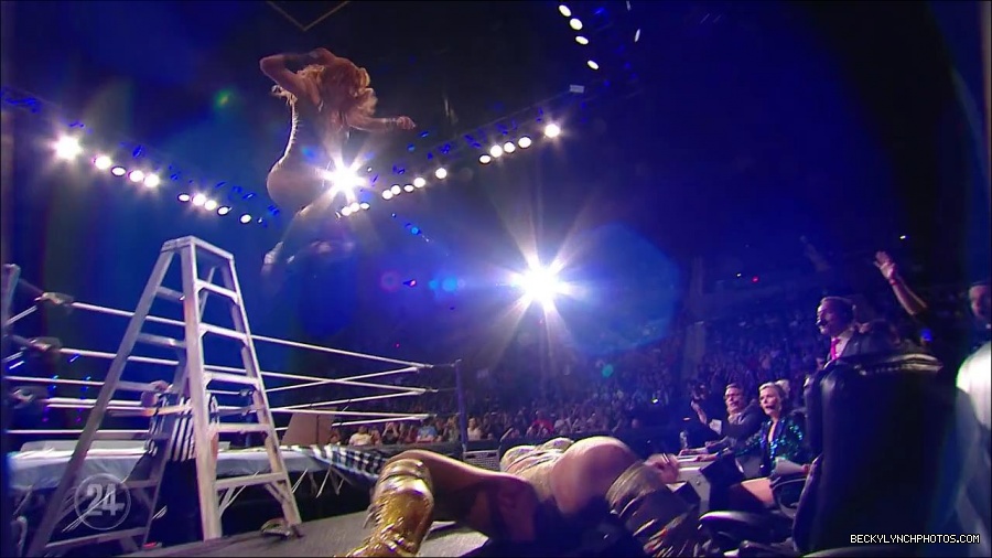 Becky_Lynch_-_The_Man_mp4_001396366.jpg