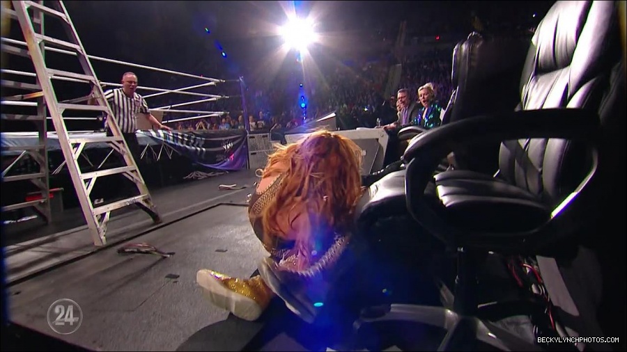 Becky_Lynch_-_The_Man_mp4_001397966.jpg