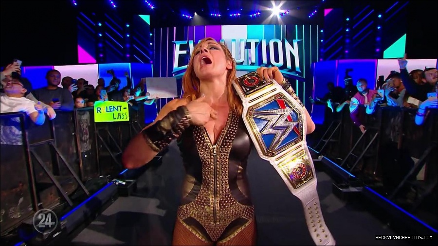 Becky_Lynch_-_The_Man_mp4_001405166.jpg