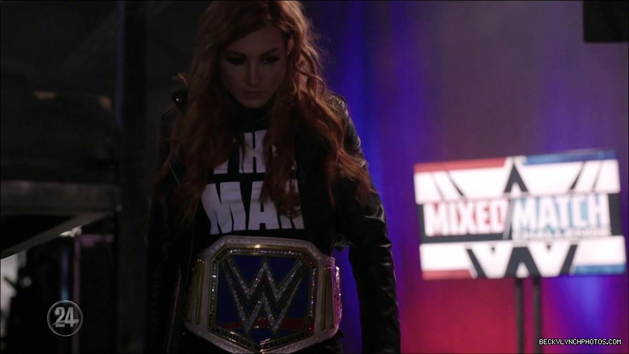 Becky_Lynch_-_The_Man_mp4_001422633.jpg