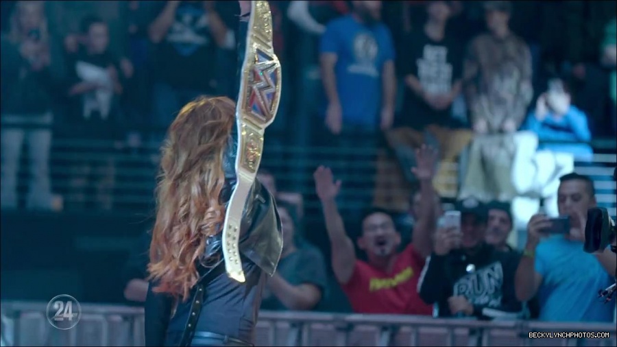 Becky_Lynch_-_The_Man_mp4_001425033.jpg