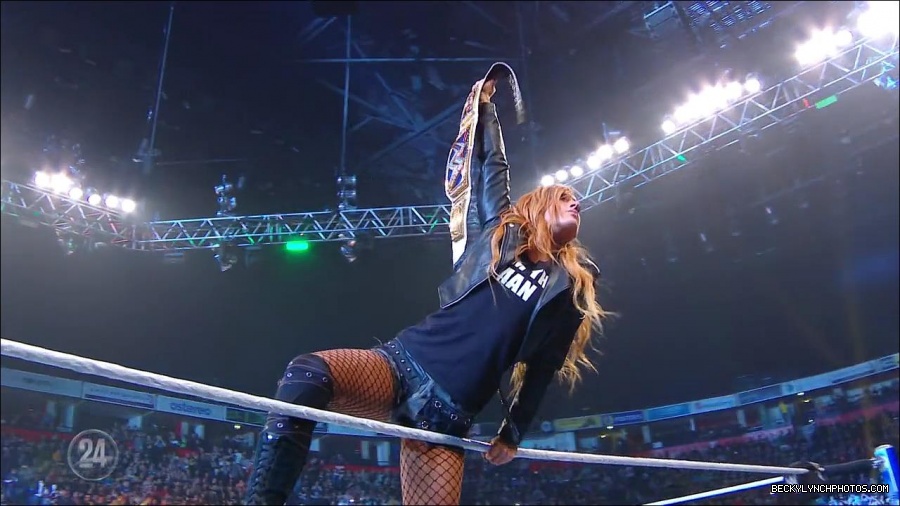 Becky_Lynch_-_The_Man_mp4_001437433.jpg