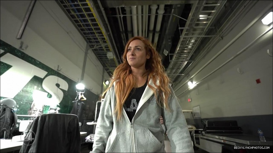 Becky_Lynch_-_The_Man_mp4_001499433.jpg