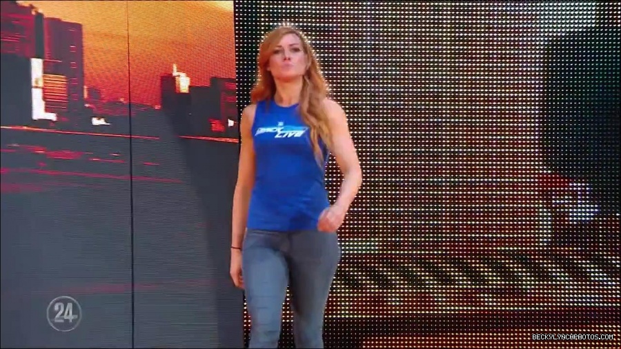 Becky_Lynch_-_The_Man_mp4_001616566.jpg