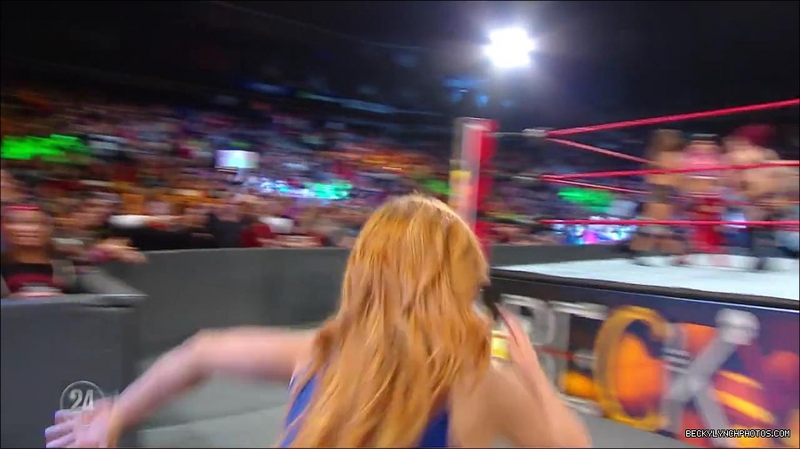 Becky_Lynch_-_The_Man_mp4_001623766.jpg