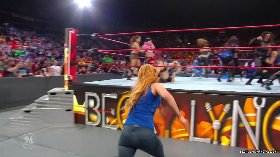 Becky_Lynch_-_The_Man_mp4_001624166.jpg