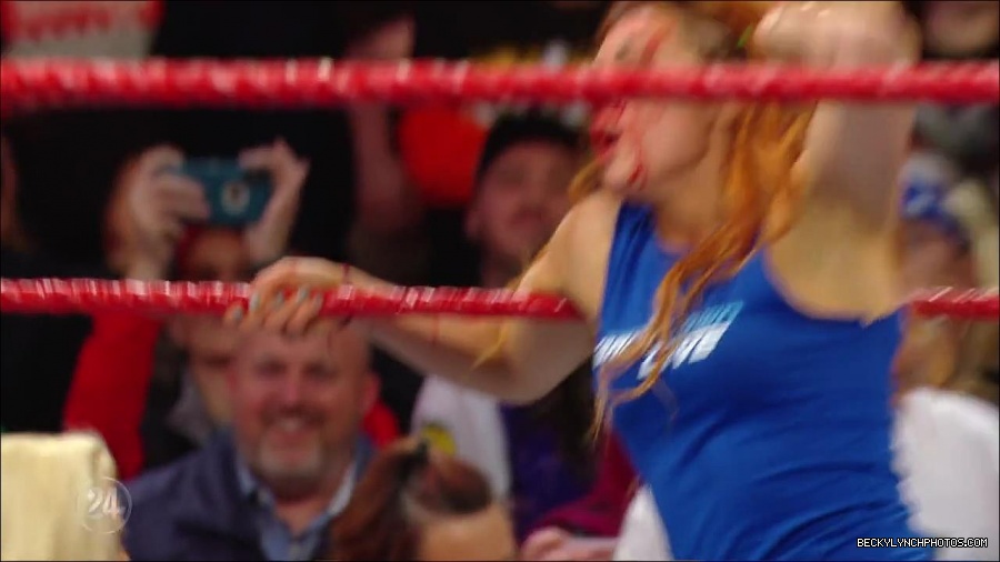 Becky_Lynch_-_The_Man_mp4_001656566.jpg