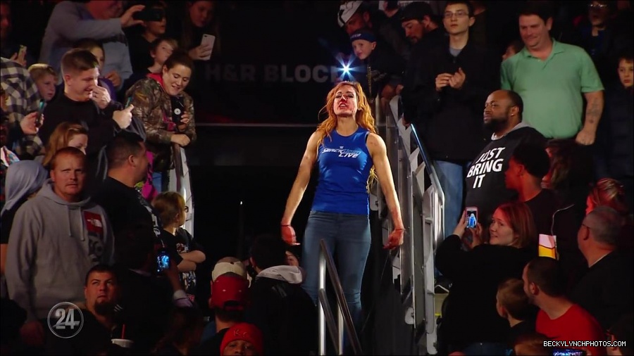 Becky_Lynch_-_The_Man_mp4_001707766.jpg