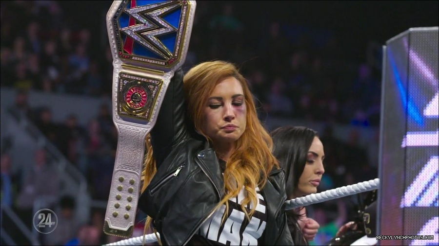 Becky_Lynch_-_The_Man_mp4_001914900.jpg