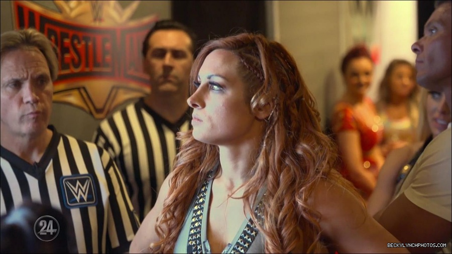 Becky_Lynch_-_The_Man_mp4_002354900.jpg