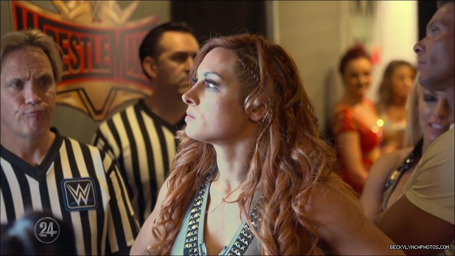 Becky_Lynch_-_The_Man_mp4_002355700.jpg