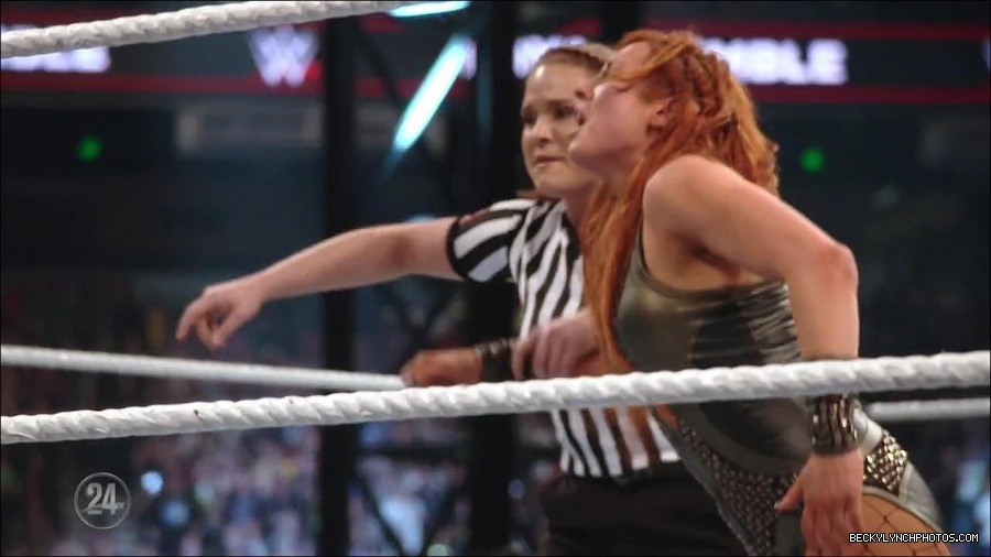 Becky_Lynch_-_The_Man_mp4_002459700.jpg