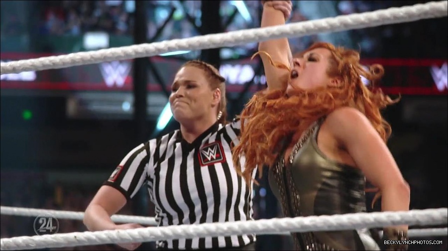 Becky_Lynch_-_The_Man_mp4_002461700.jpg