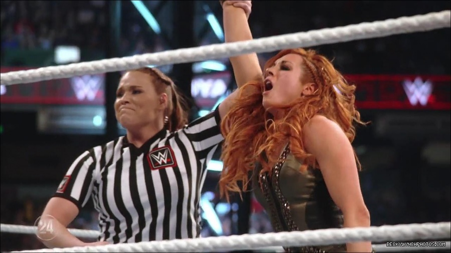 Becky_Lynch_-_The_Man_mp4_002462900.jpg