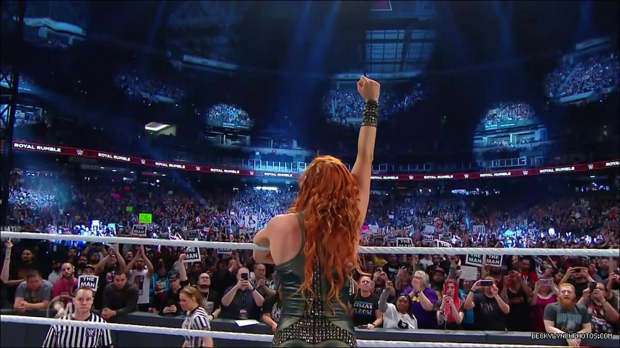 Becky_Lynch_-_The_Man_mp4_002483300.jpg