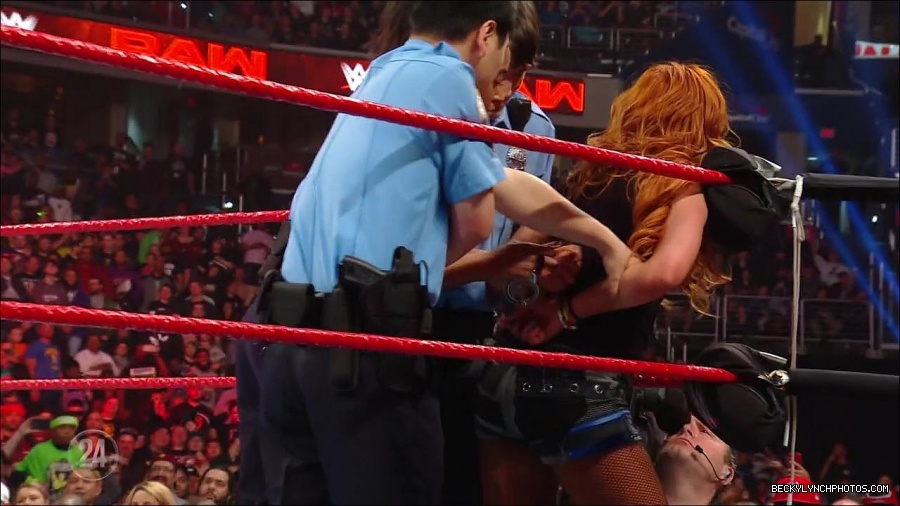 Becky_Lynch_-_The_Man_mp4_002676300.jpg