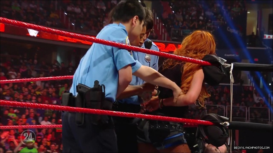 Becky_Lynch_-_The_Man_mp4_002676700.jpg