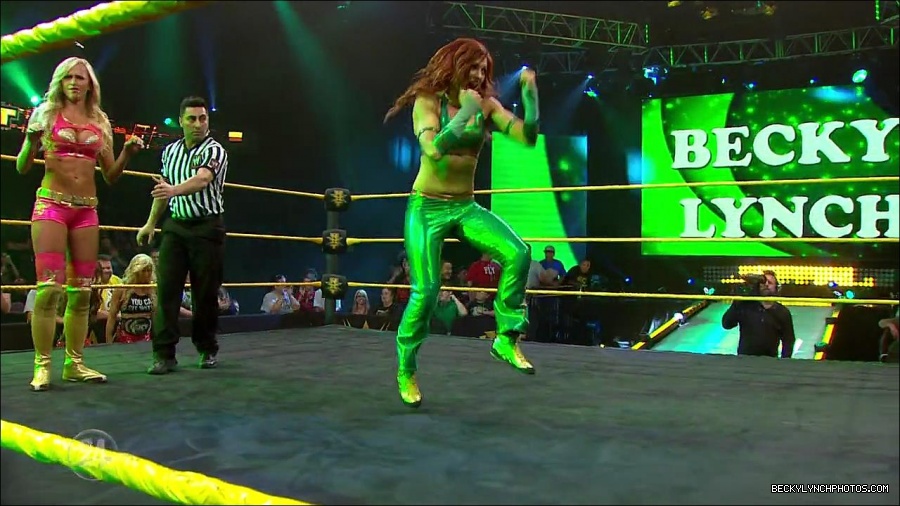 Becky_Lynch_-_The_Man_mp4_002791100.jpg