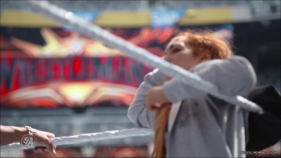 Becky_Lynch_-_The_Man_mp4_002828000.jpg