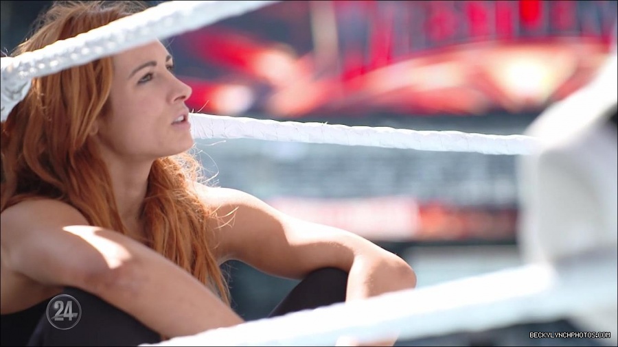 Becky_Lynch_-_The_Man_mp4_002865200.jpg