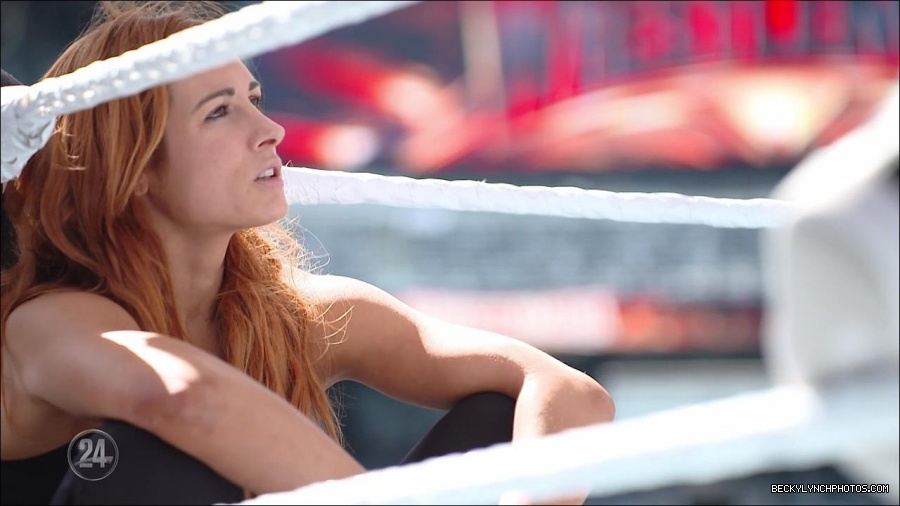 Becky_Lynch_-_The_Man_mp4_002865600.jpg