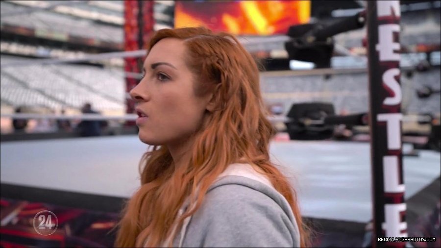 Becky_Lynch_-_The_Man_mp4_002867600.jpg