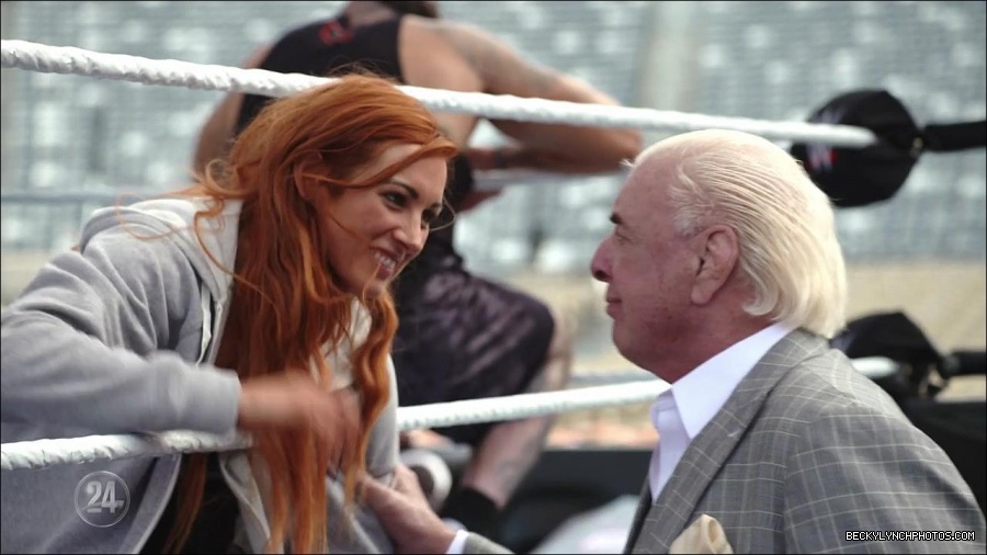 Becky_Lynch_-_The_Man_mp4_002879200.jpg