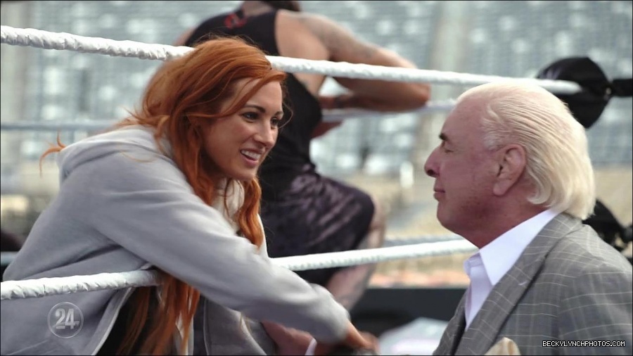 Becky_Lynch_-_The_Man_mp4_002879600.jpg