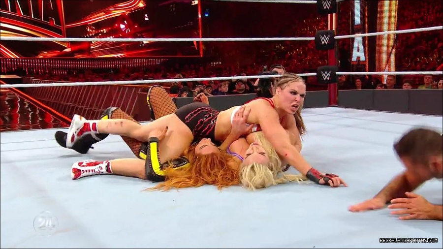 Becky_Lynch_-_The_Man_mp4_003207833.jpg