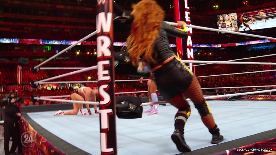 Becky_Lynch_-_The_Man_mp4_003246933.jpg