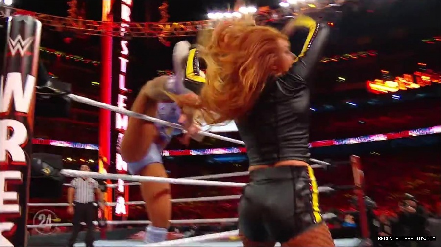 Becky_Lynch_-_The_Man_mp4_003248933.jpg