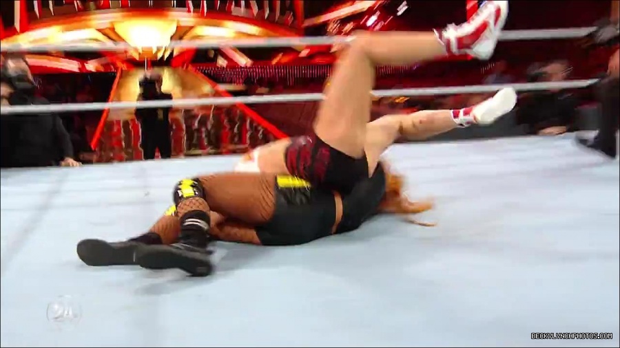 Becky_Lynch_-_The_Man_mp4_003318533.jpg