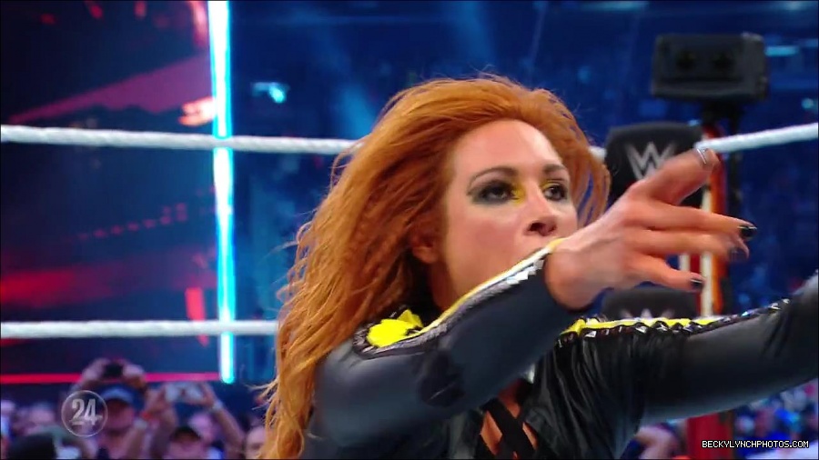 Becky_Lynch_-_The_Man_mp4_003336933.jpg