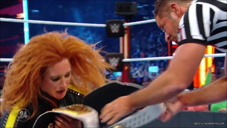 Becky_Lynch_-_The_Man_mp4_003338133.jpg