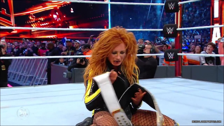 Becky_Lynch_-_The_Man_mp4_003339733.jpg