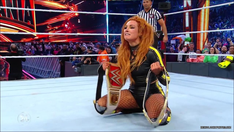 Becky_Lynch_-_The_Man_mp4_003352533.jpg